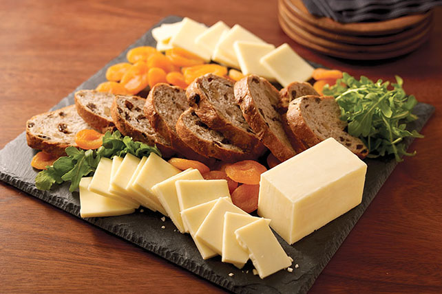 CRACKER BARREL Cheese Board with Fruit & Bread