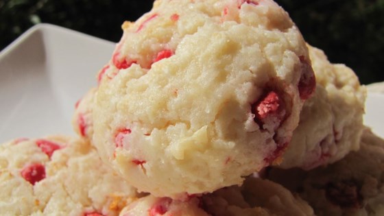 INCREDIBLE Raspberry Cheesecake Cookies