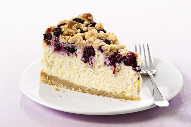 PHILADELPHIA Blueberry Streusel Cheesecake