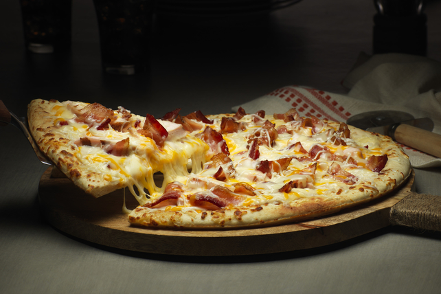 Bacon-Chicken Alfredo Pizza