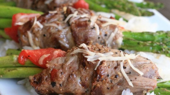 Grilled Asparagus Steak Bundles