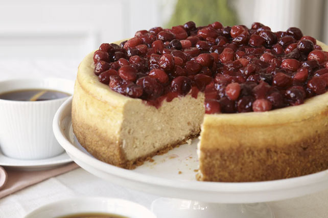 Cranberry-Glazed Cinnamon Cheesecake